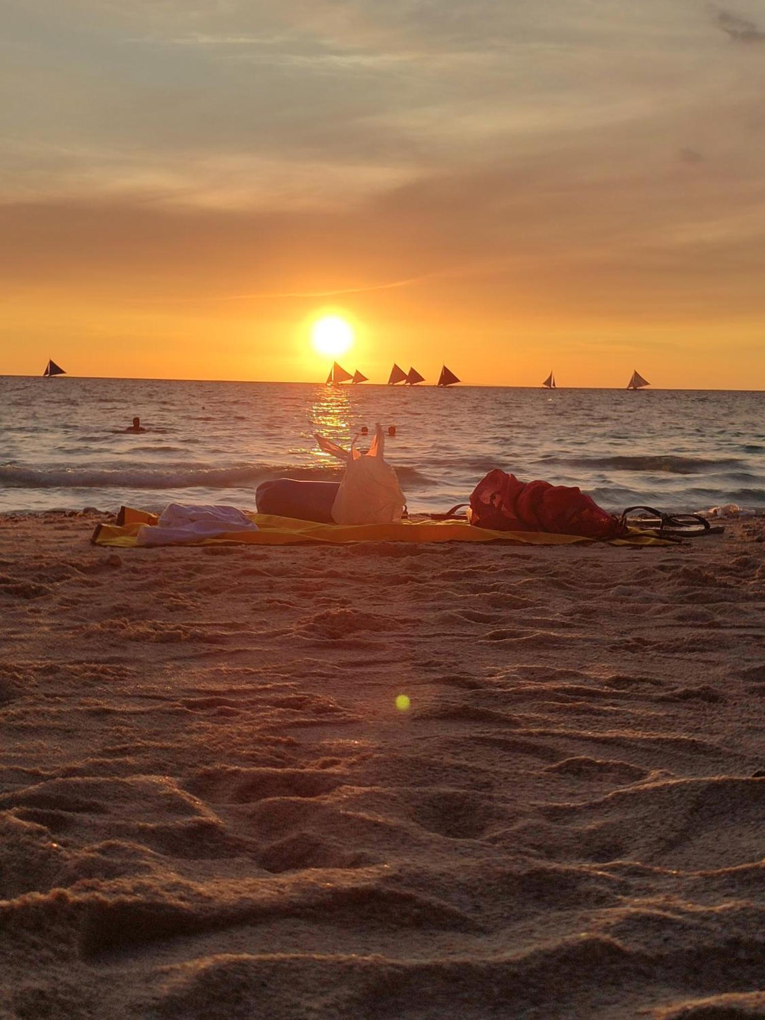 Castle Rock Boracay Aparthotel Yapak ภายนอก รูปภาพ